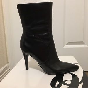 Womens Nine West bootie ~ size 8